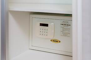 The Title Condo by TropicLook