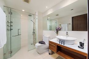 The Title Condo by TropicLook