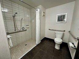 Holiday Inn Carlsbad by IHG