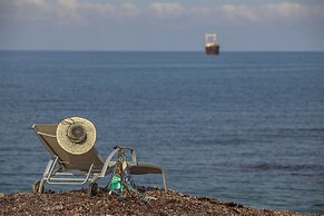 King Evelthon Beach Hotel & Resort