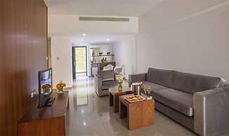 King Evelthon Beach Hotel & Resort