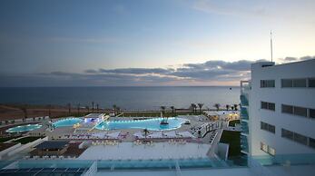 King Evelthon Beach Hotel & Resort