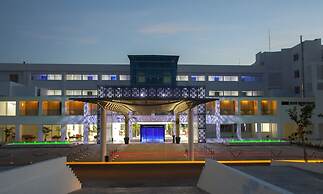 King Evelthon Beach Hotel & Resort