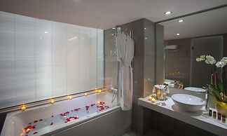 King Evelthon Beach Hotel & Resort