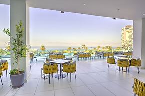 King Evelthon Beach Hotel & Resort