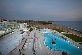 King Evelthon Beach Hotel & Resort