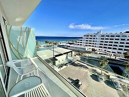 Constantinos The Great Beach Hotel