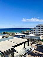 Constantinos The Great Beach Hotel