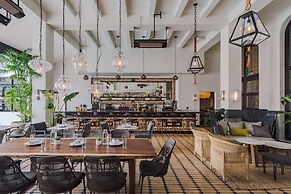 Hotel Figueroa, an Unbound Collection by Hyatt