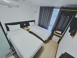 Ekonomy Hotel Myeongdong premier