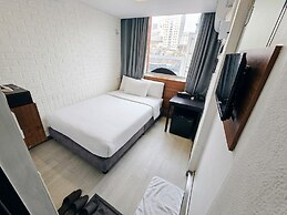 Ekonomy Hotel Myeongdong premier