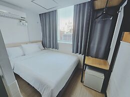 Ekonomy Hotel Myeongdong premier