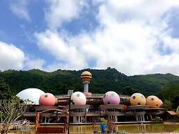 DNA Super Ozone Resort KhaoYai