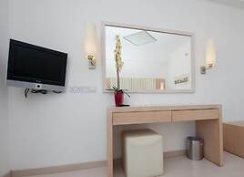 Vrissiana Boutique Beach Hotel