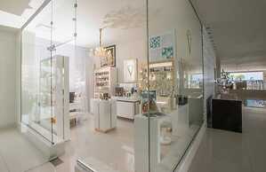 Vrissiana Boutique Beach Hotel