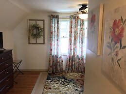 The Little Italy of Niagara Falls Bed & Breakfast