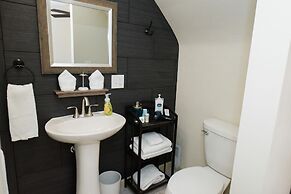 The Little Italy of Niagara Falls Bed & Breakfast