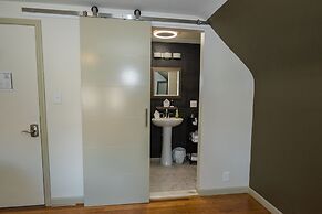 The Little Italy of Niagara Falls Bed & Breakfast