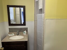 Budget Inn Motel Suites