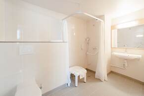 B&B HOTEL Paris Porte des Lilas