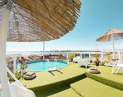 Sunset Destination Hostel