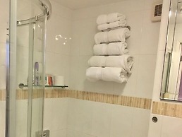 Chaston Manor Hotel