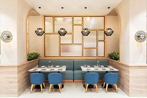 Nidhivan Sarovar Portico Vrindavan