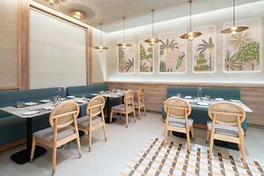 Nidhivan Sarovar Portico Vrindavan