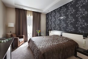 Forest Rhapsody Resort