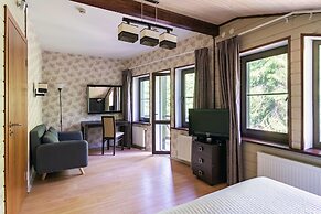 Forest Rhapsody Resort