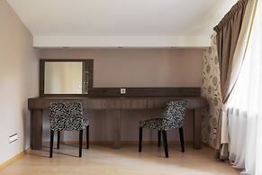 Forest Rhapsody Resort