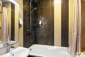 Forest Rhapsody Resort