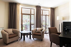 Forest Rhapsody Resort