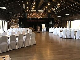 Forest Rhapsody Resort