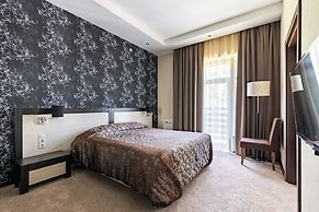 Forest Rhapsody Resort