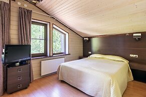 Forest Rhapsody Resort