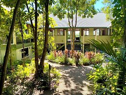 Jackaroo Treehouse Mission Beach - Hostel