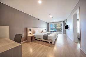 Gyeongpo Soo Hotel