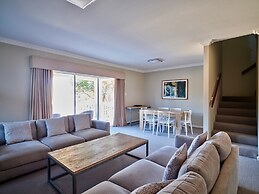 The Marina Hotel - Mindarie