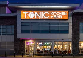 Hotel Clique Calgary Airport