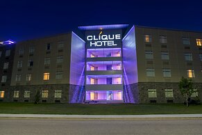 Hotel Clique Calgary Airport