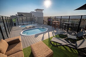 Hotel Clique Calgary Airport