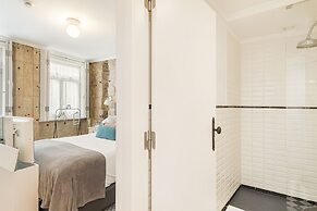 1872 River House by Olivia