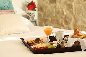 1872 River House by Olivia