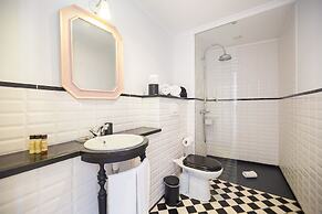 1872 River House by Olivia