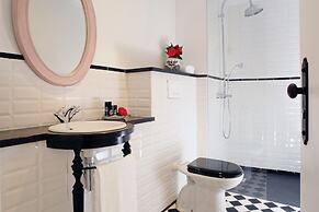 1872 River House by Olivia