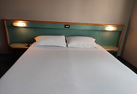 Stay Hotel
