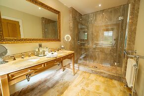 Trump Macleod House & Lodge