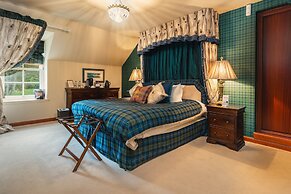 Trump Macleod House & Lodge