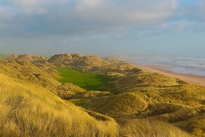 Trump Macleod House & Lodge